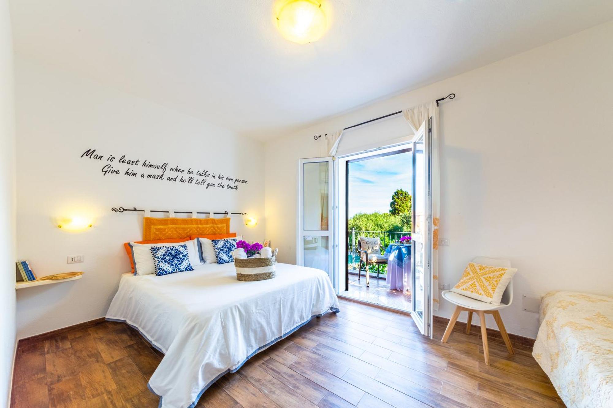 سانتا تيريزا غالّورا Le Maschere B&B المظهر الخارجي الصورة