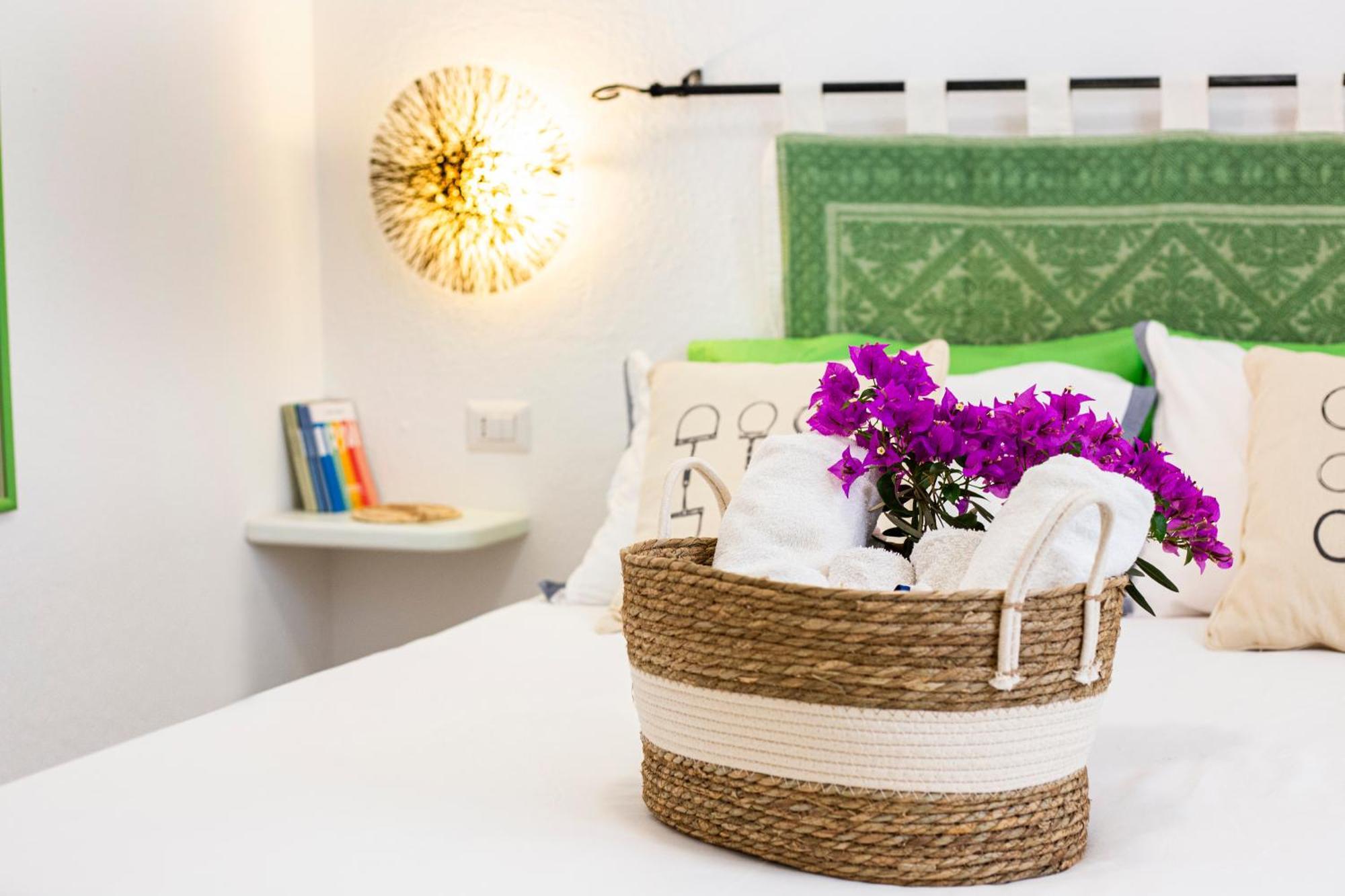 سانتا تيريزا غالّورا Le Maschere B&B المظهر الخارجي الصورة
