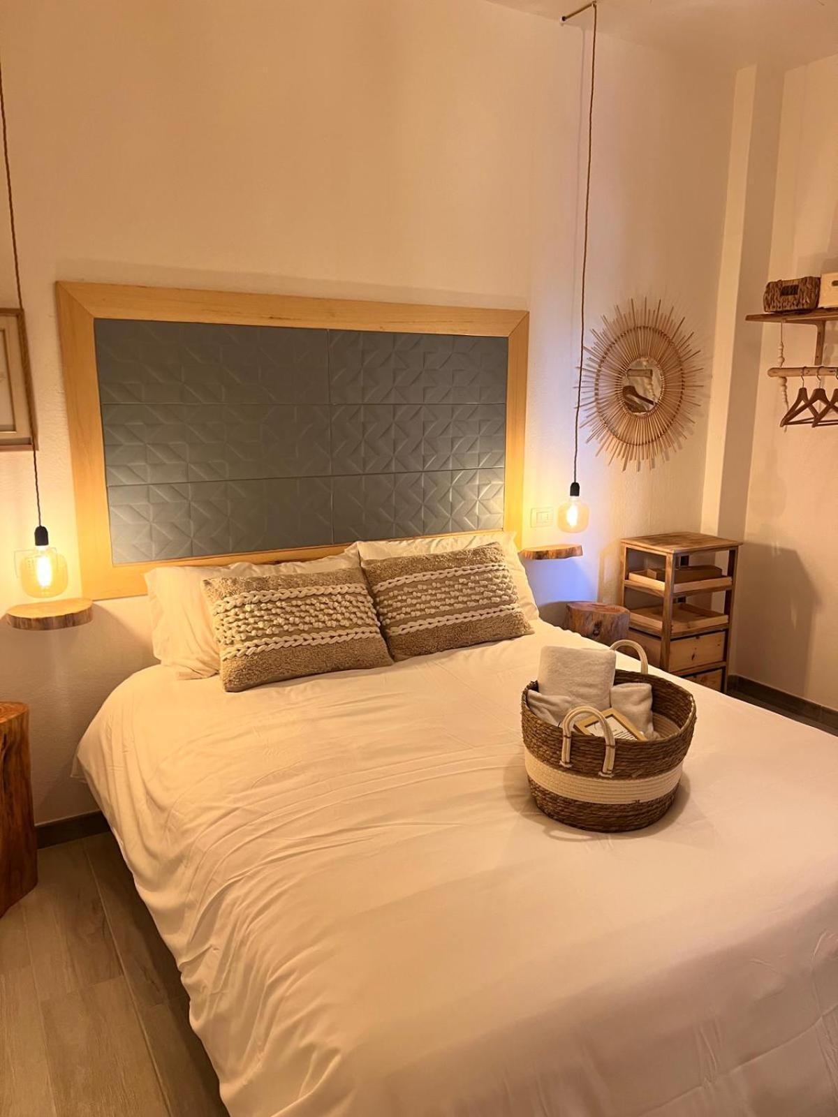 سانتا تيريزا غالّورا Le Maschere B&B المظهر الخارجي الصورة