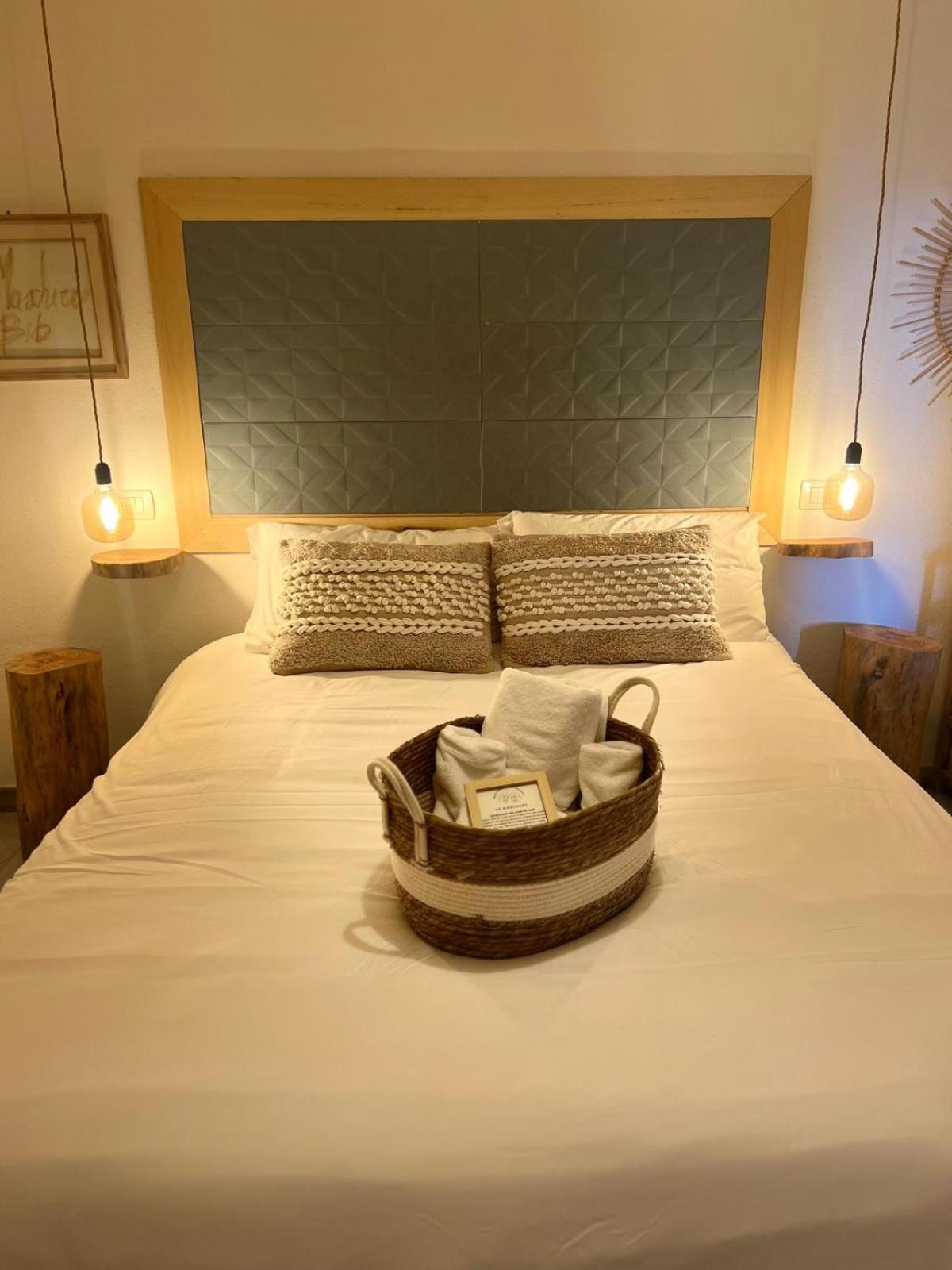 سانتا تيريزا غالّورا Le Maschere B&B المظهر الخارجي الصورة