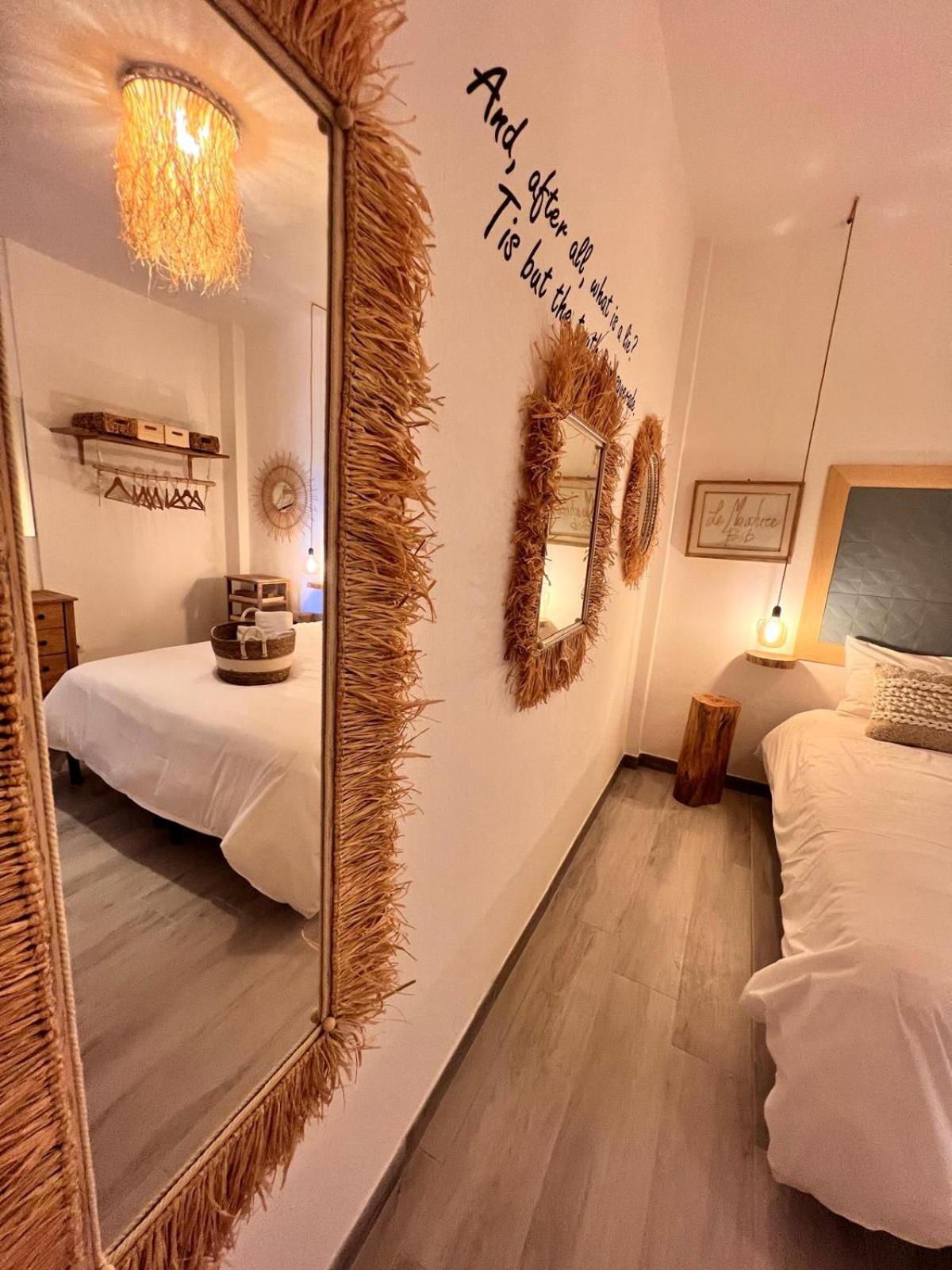 سانتا تيريزا غالّورا Le Maschere B&B المظهر الخارجي الصورة