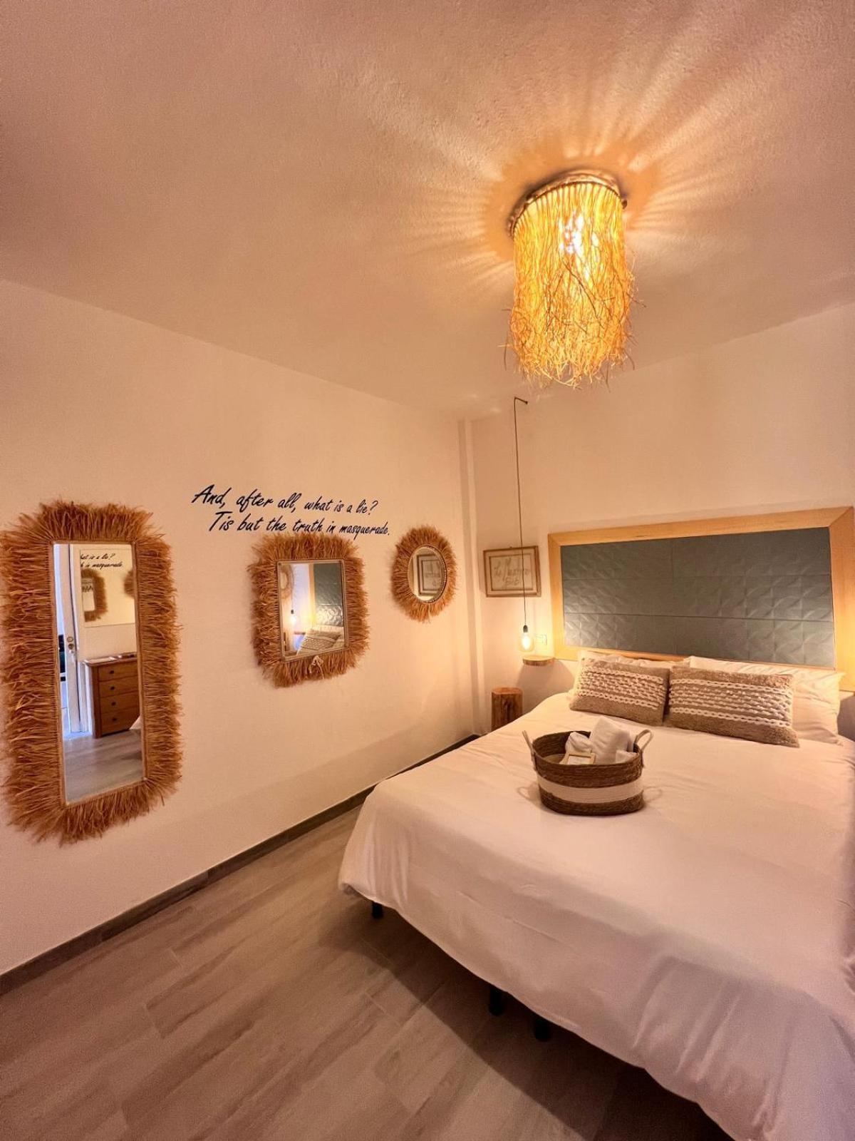 سانتا تيريزا غالّورا Le Maschere B&B المظهر الخارجي الصورة